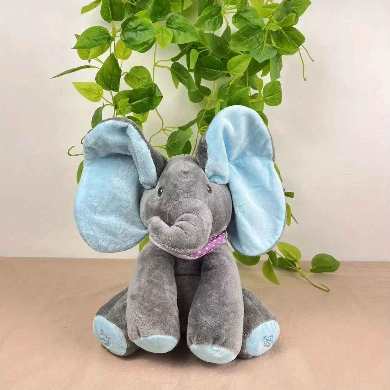 singender Elefant aus Plüsch – Spielzeug mit Ton & Bewegung